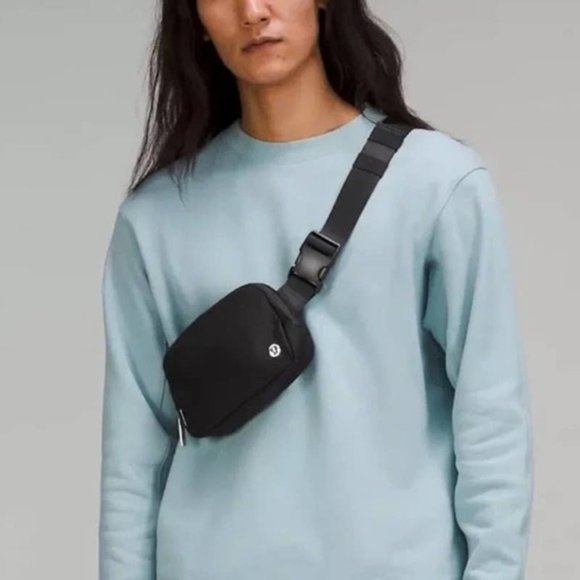 lululemon everywhere belt bag black - Picture 2 of 10